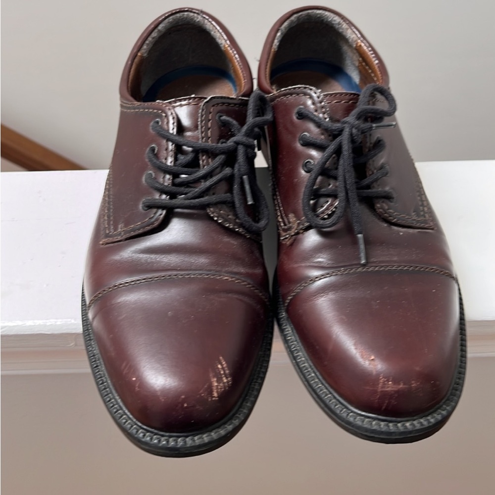 Brown dress shoes